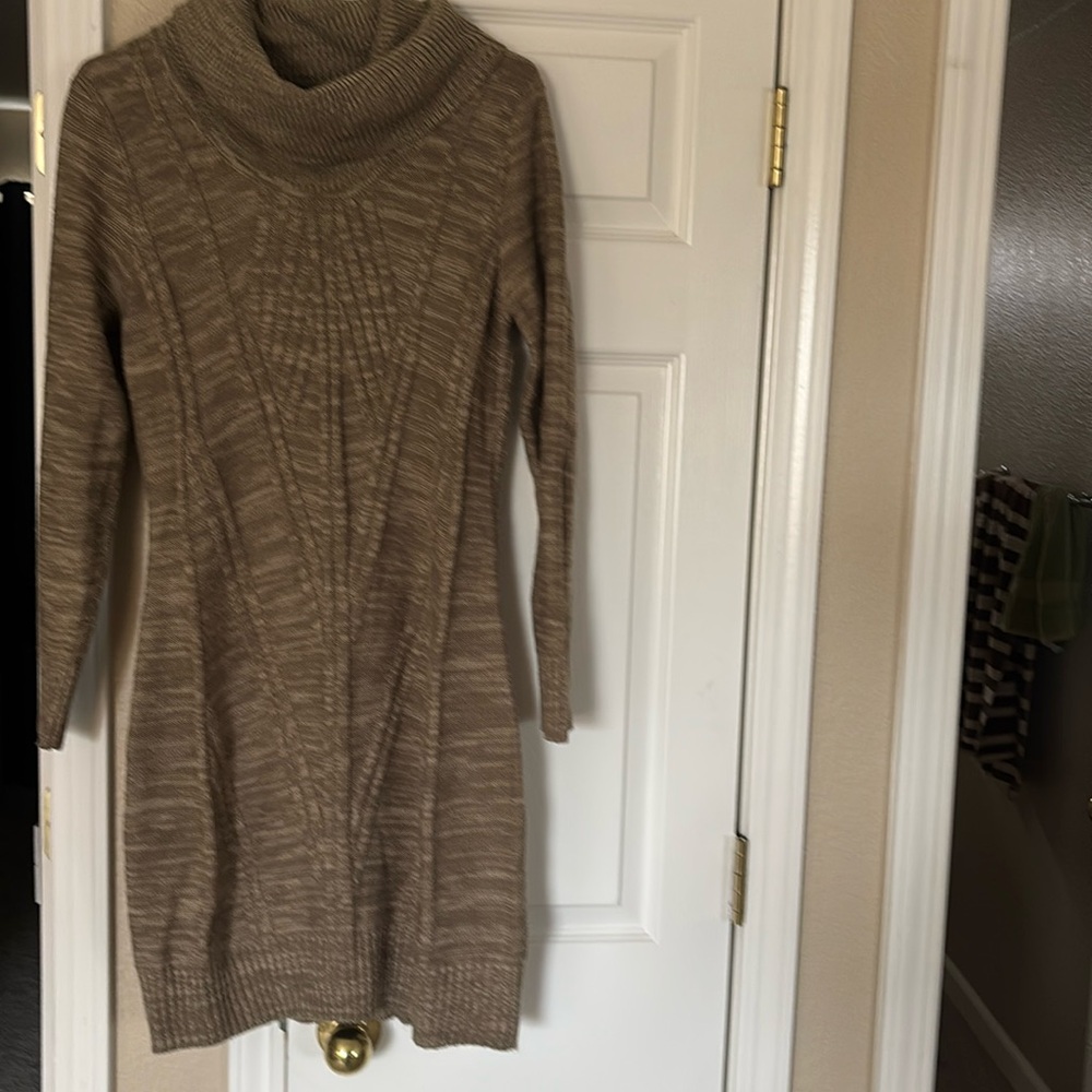 Jessica Simpson Womens Size L Tan Turtleneck Sweater Dress